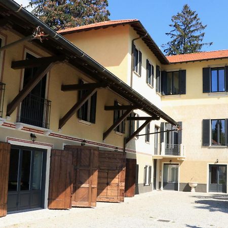 Beach Villa Fiorina Ghiffa Bagian luar foto