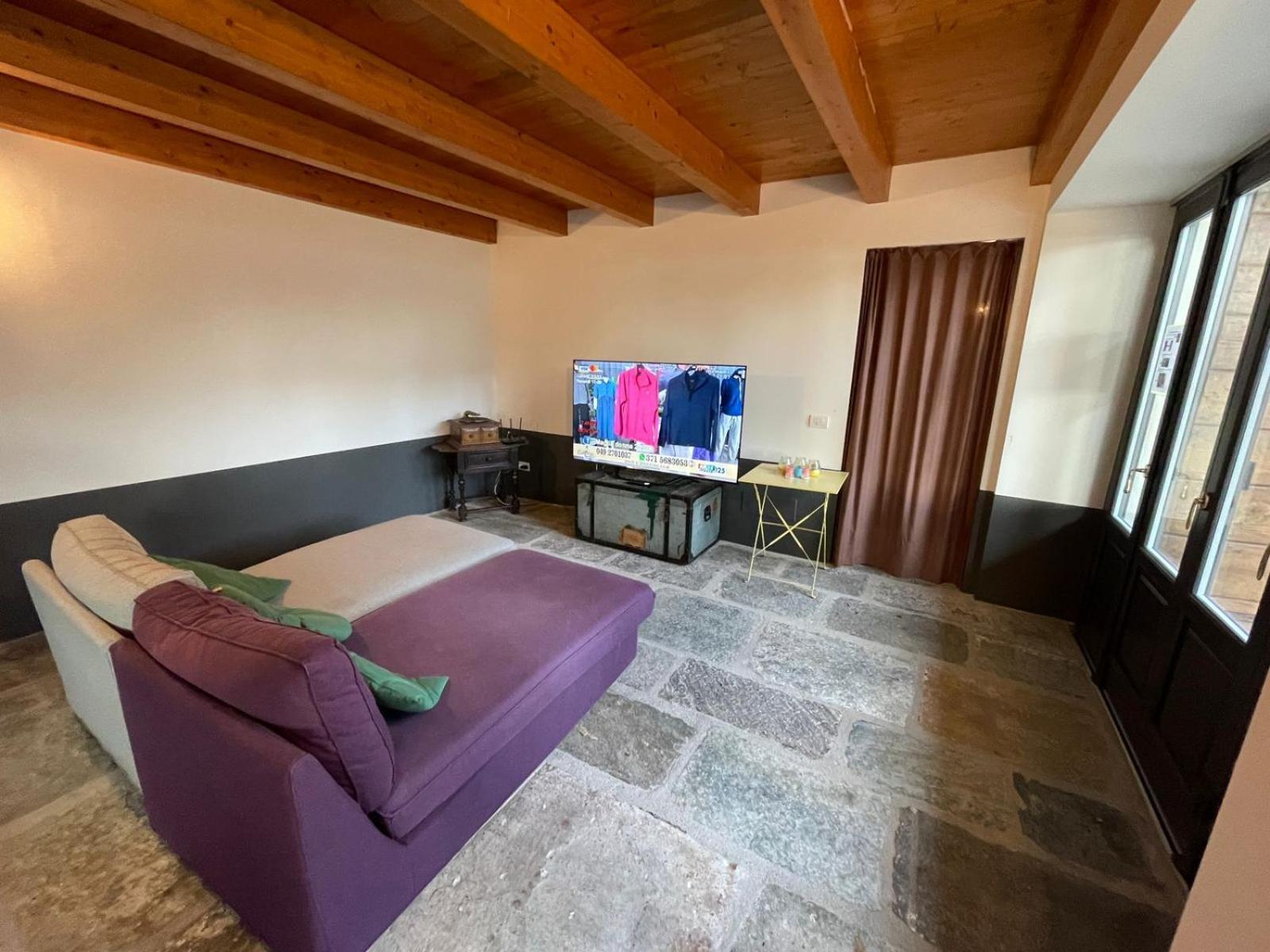 Beach Villa Fiorina Ghiffa Bagian luar foto