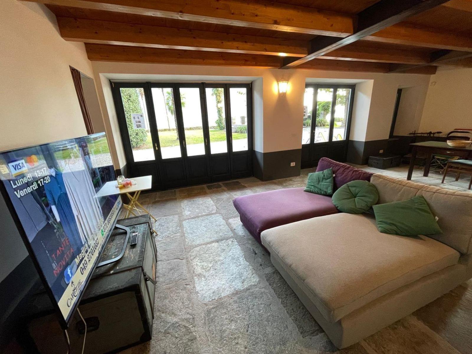 Beach Villa Fiorina Ghiffa Bagian luar foto